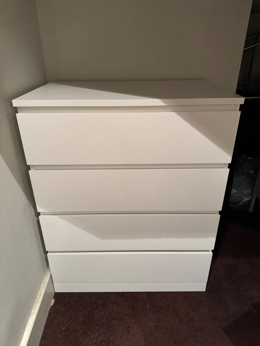 Chest of drawers - Image 1