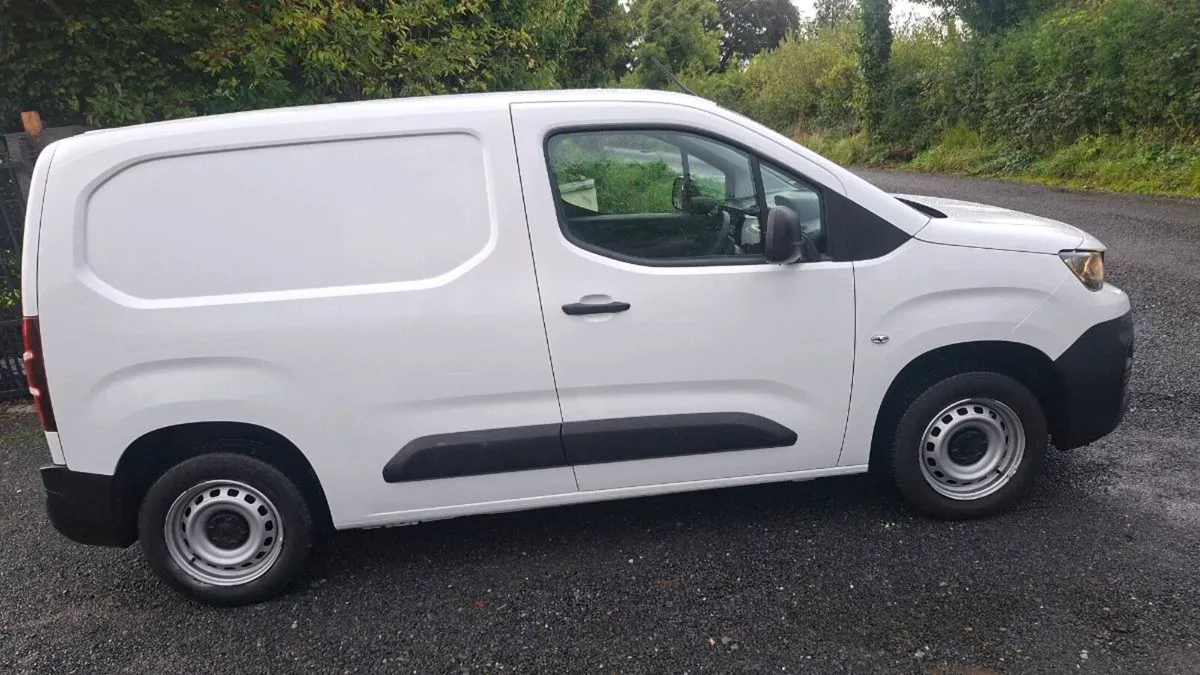 PEUGEOT PARTNER 2022 - Image 4