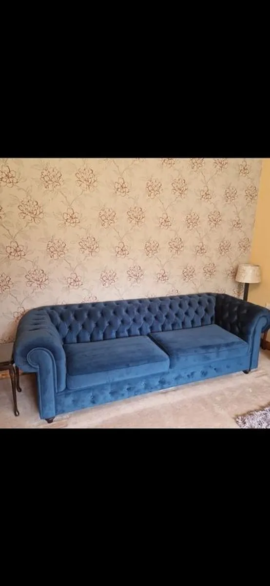 Classic style 3 seater + 2 seater - Image 1
