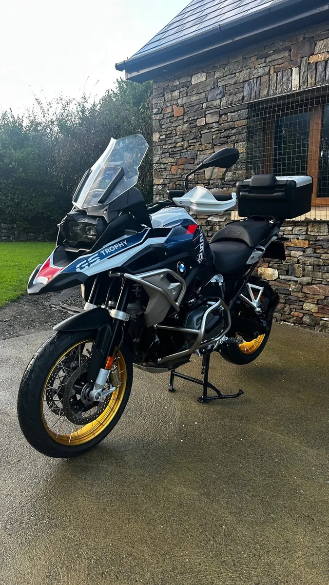 BMW. R1250 gs Trophy - Image 2