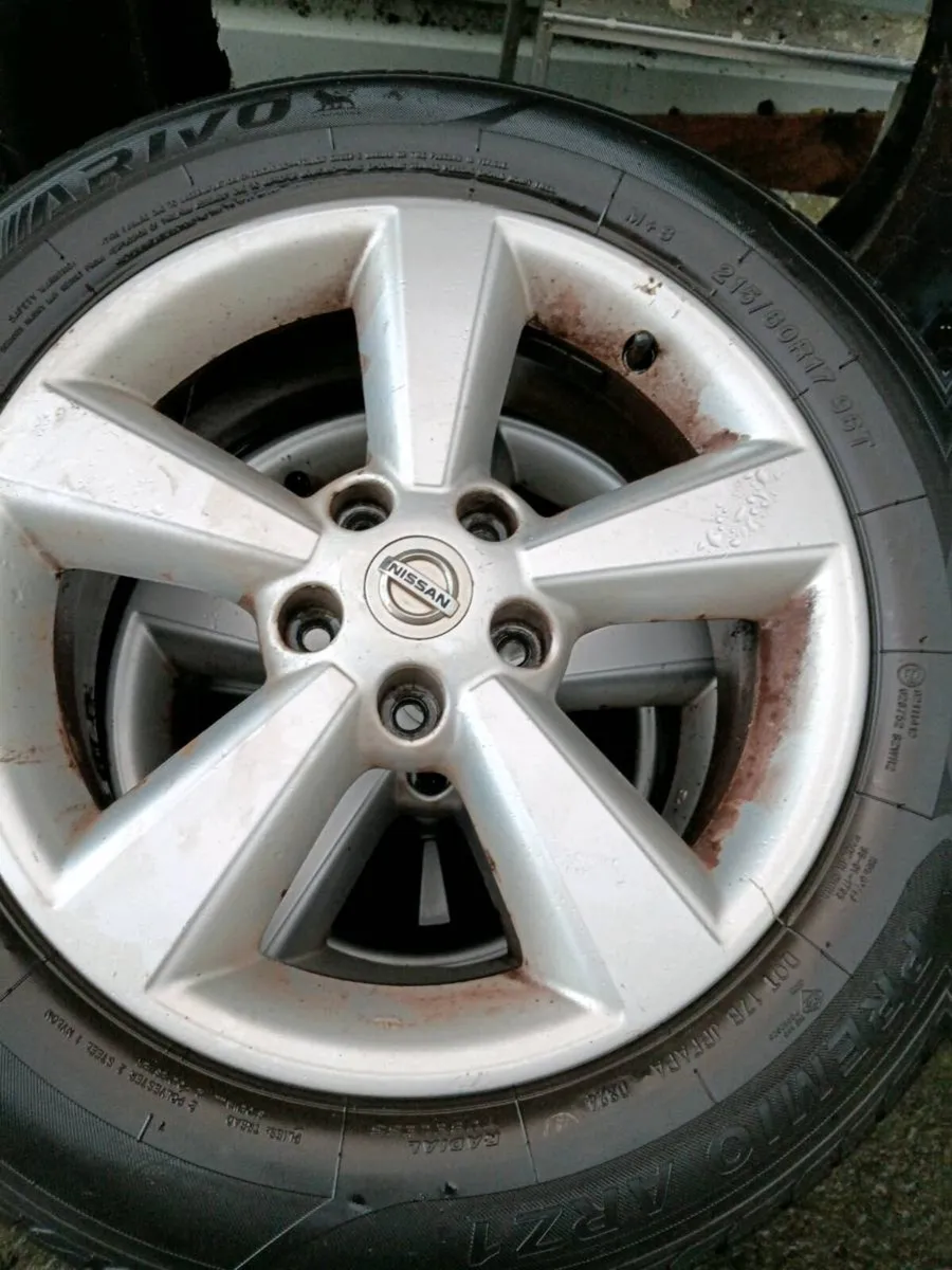 Nissan qashqai Wells - Image 1