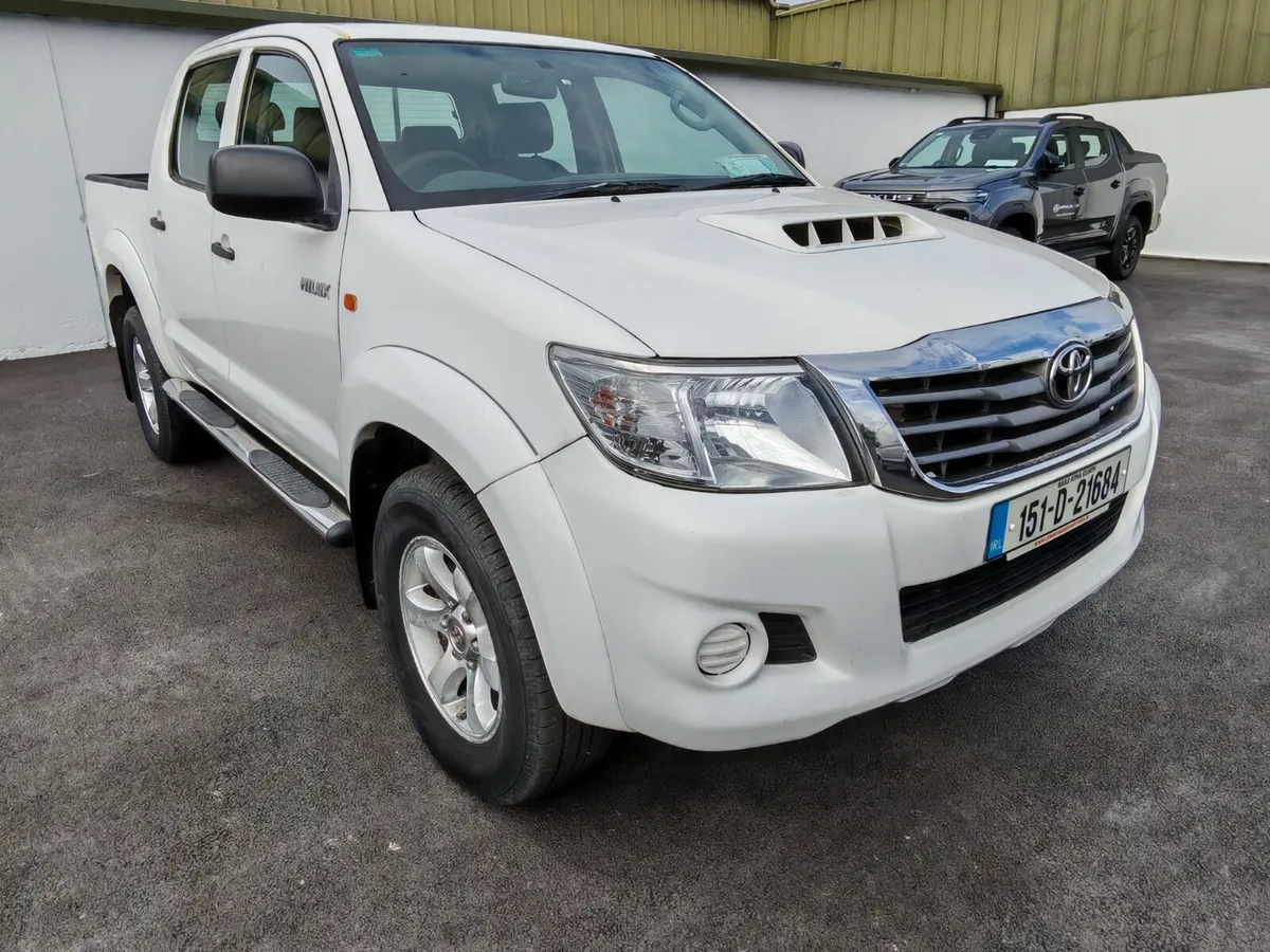 2015 Toyota Hilux ACTIVE 4X4 D-4D D'CAB 2.5144BHP - Image 1
