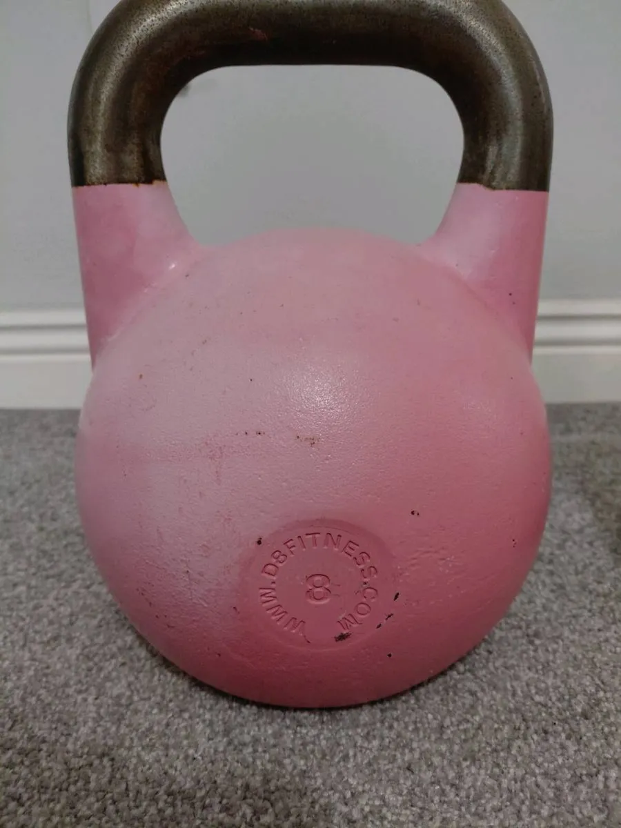 2 competition kettlebells
Steel 
8kg - 
14kg - Image 2