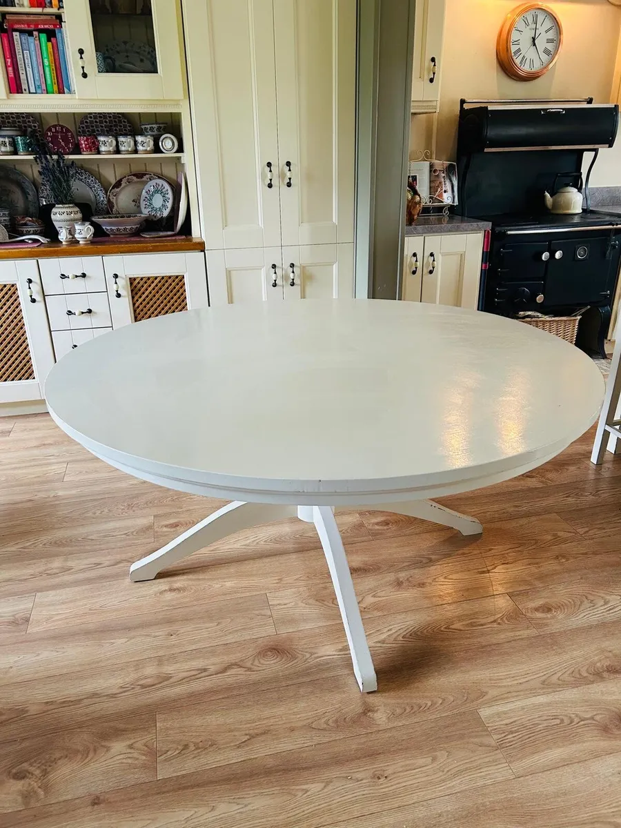 Neptune table - Image 1