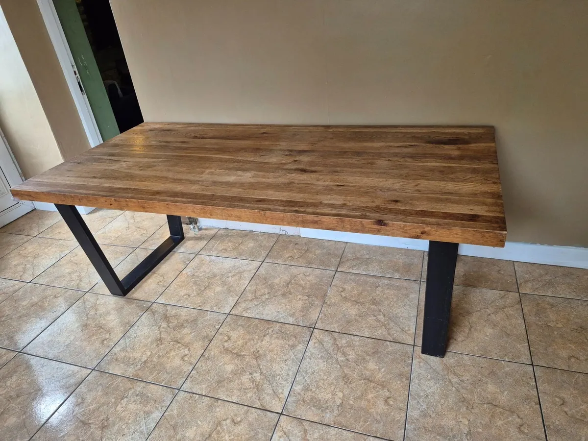 Solid Oak kitchen table - Image 3