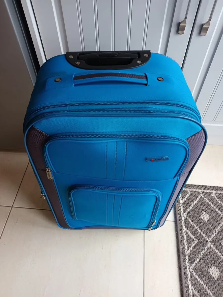 Travel bags - Image 1