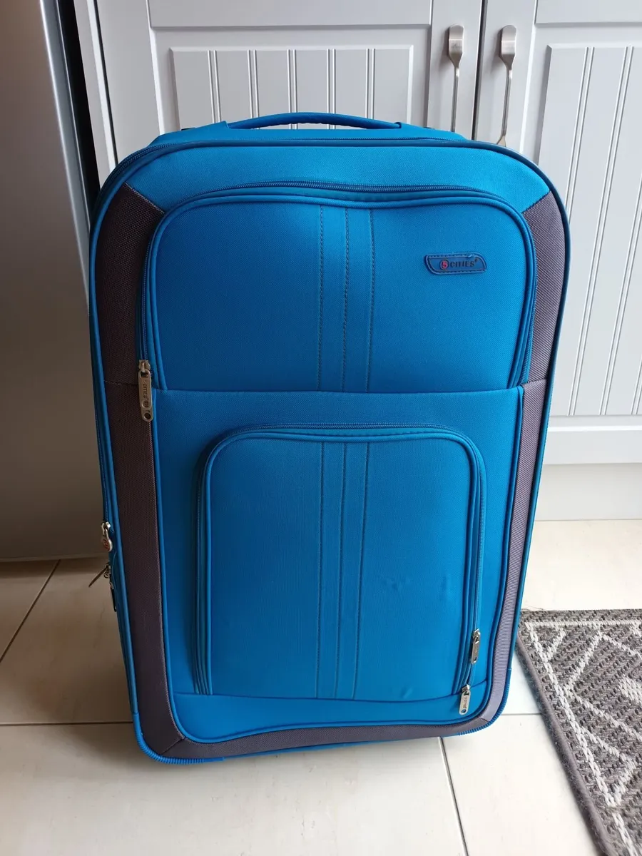 Travel bags - Image 2
