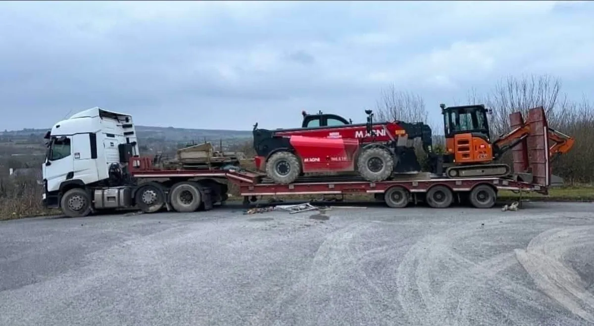 Chieftain Low Loader - Image 1