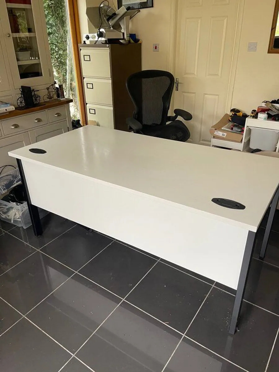 Office equipment - Image 3