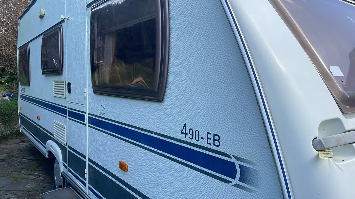 Cristall Samoa 4 berth Caravan - Image 4