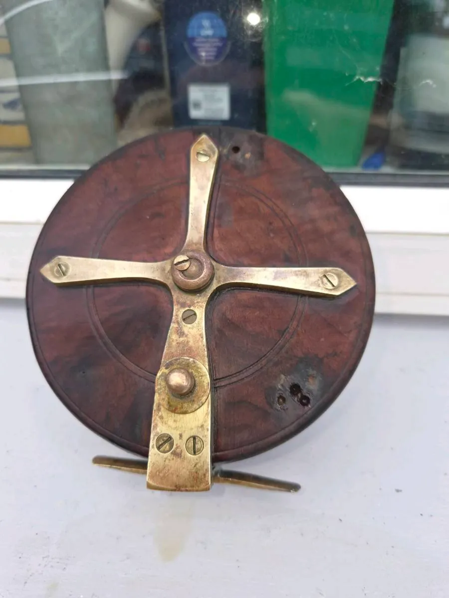 Old large timber brass fishing real - Image 2