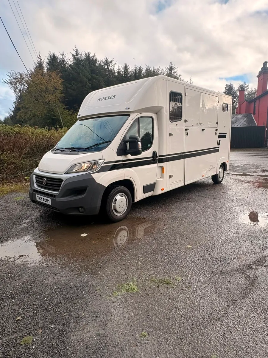 NI Horse lorry - Image 1