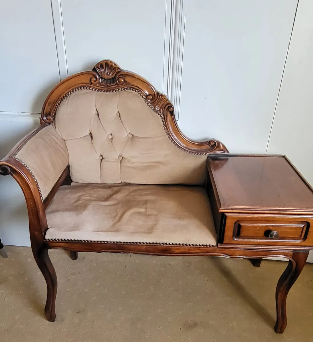 Telephone seat