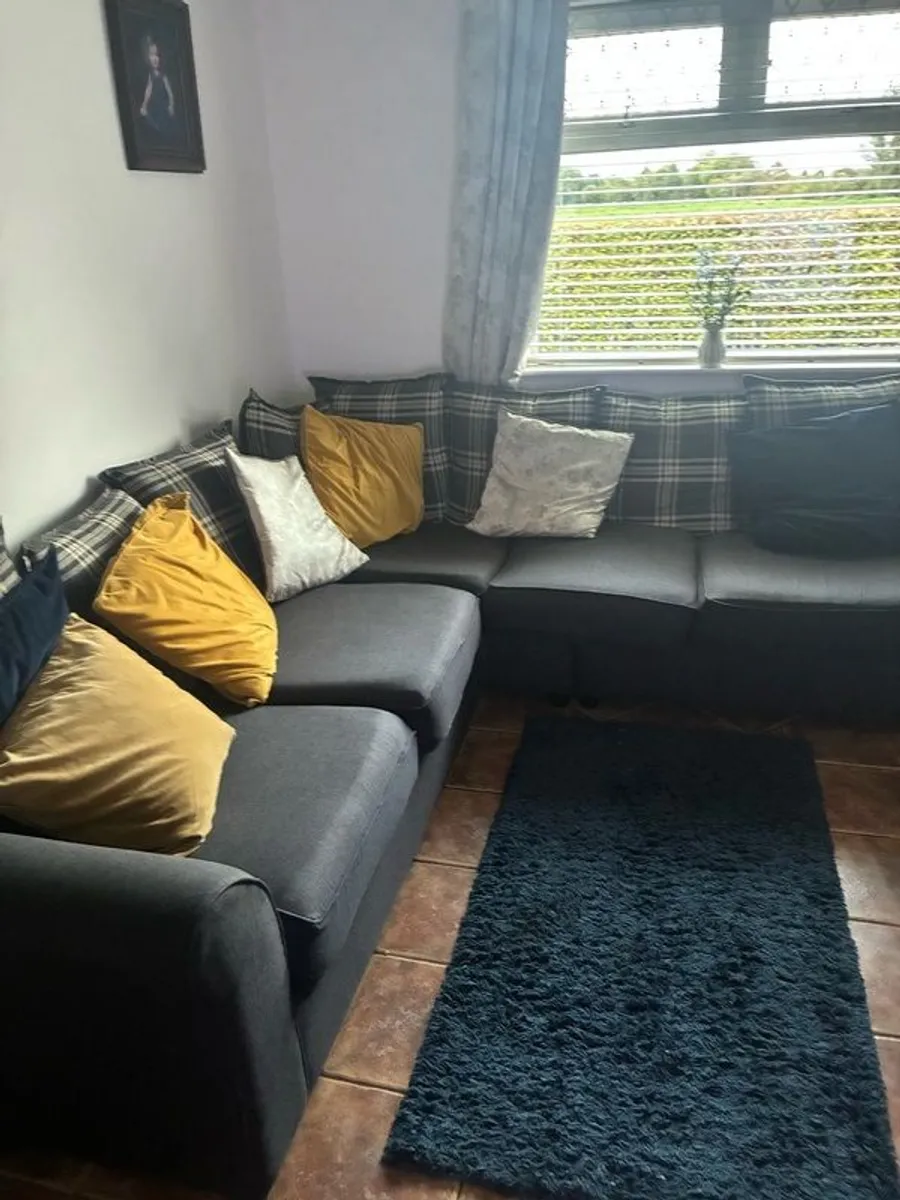 Corner suite of Furniture - Image 2
