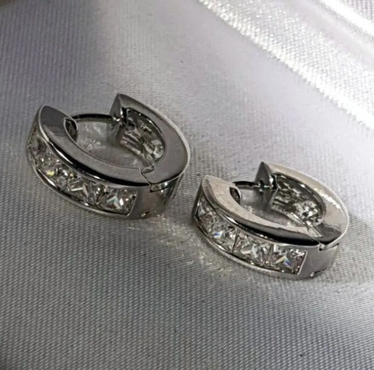 Pristine Vintage Reversible Silver Huggies - Image 4