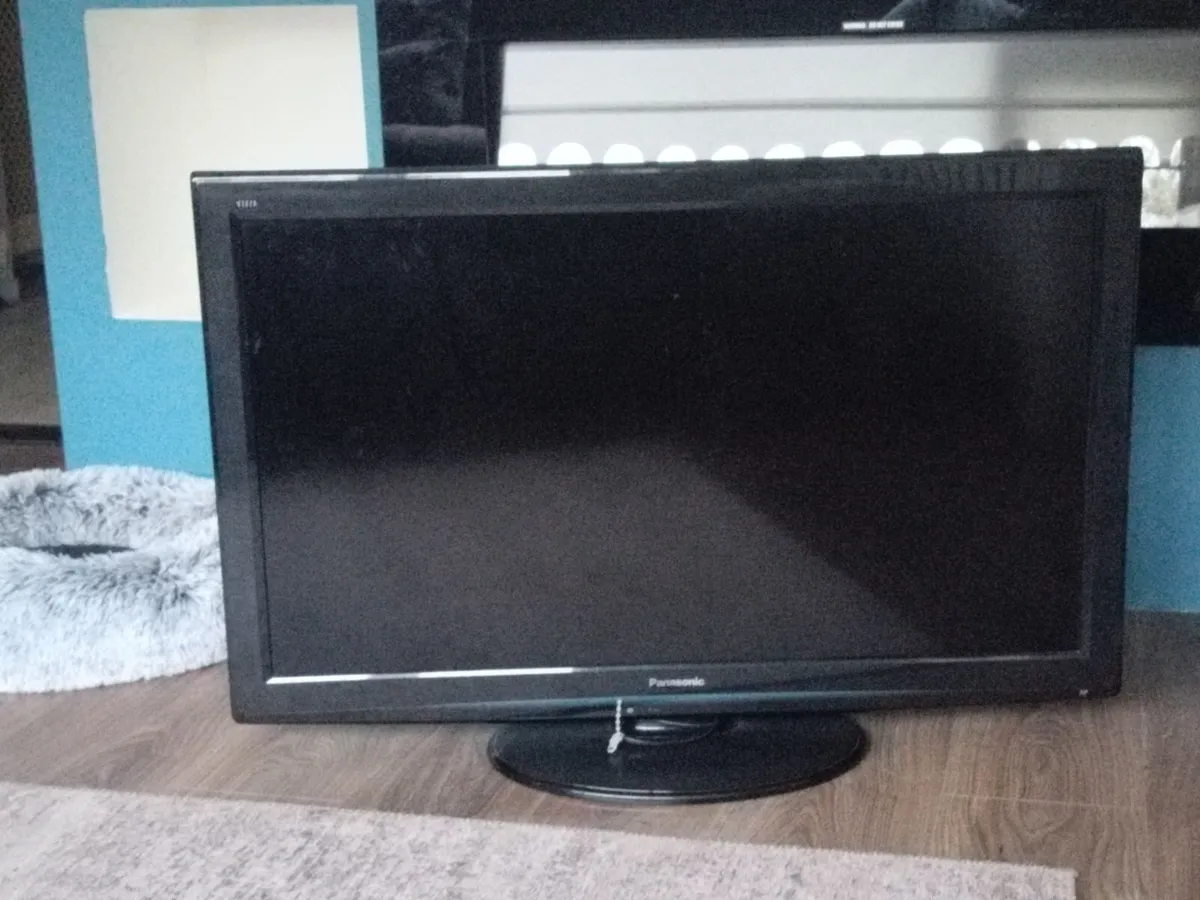Panasonic VIERA TX-L37S20L 37inch - Image 1