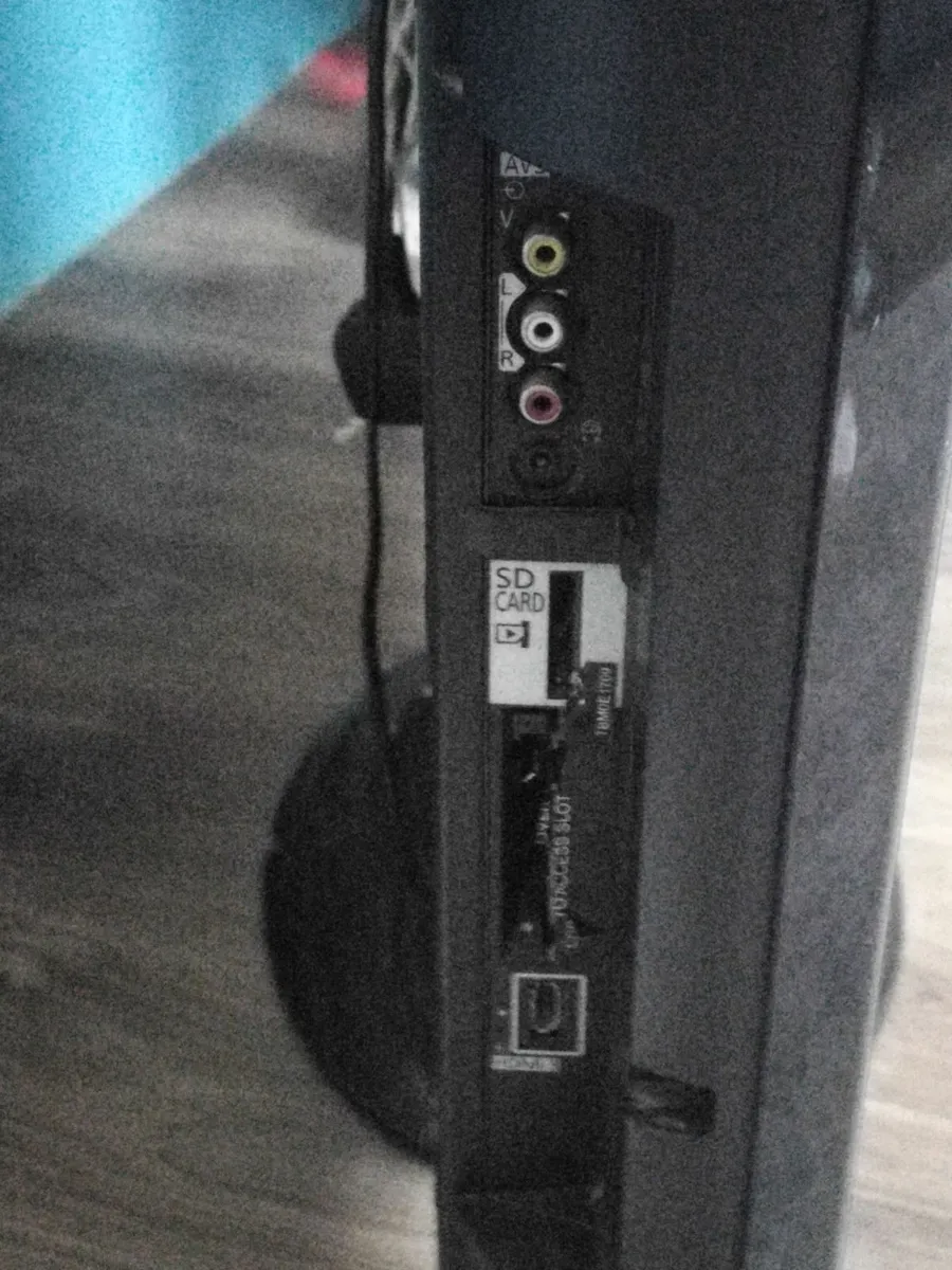 Panasonic VIERA TX-L37S20L 37inch - Image 4