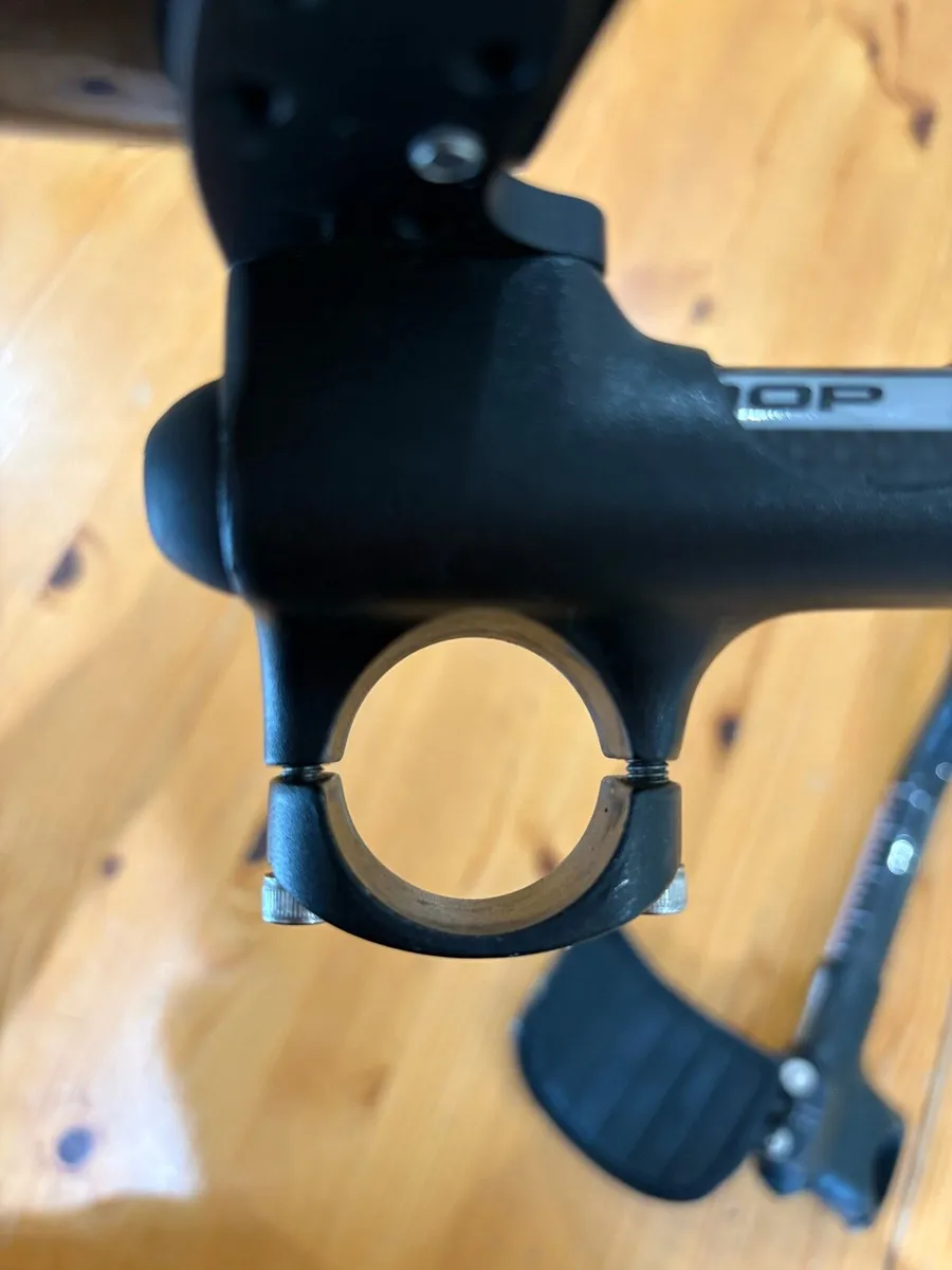 PRO Synop Carbon Clip-On Aero Bars - Full Carbon - Image 4