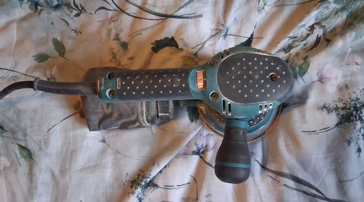Makita Electric Sander - Image 2