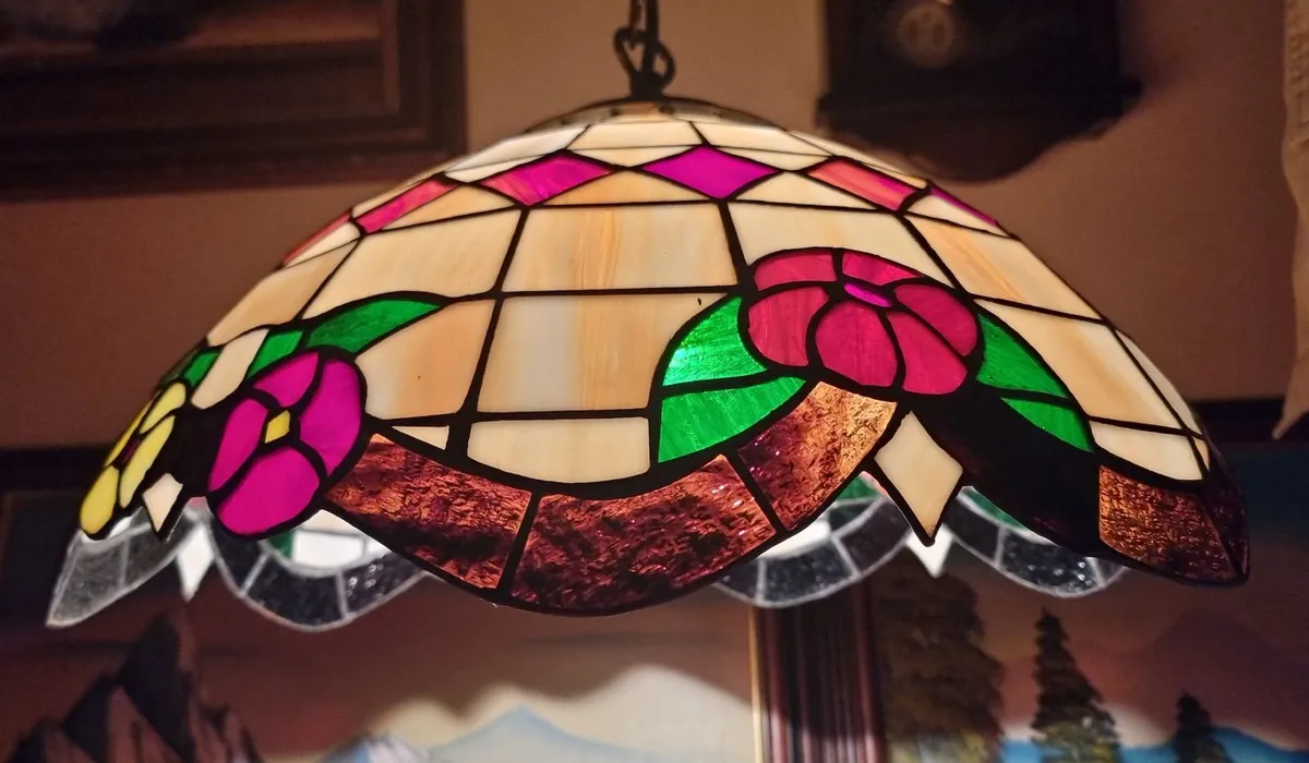 Tiffany Style Ceiling Pendant Lamp 18" Wide Shade - Image 3