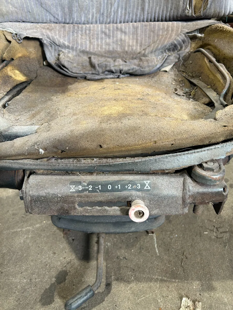 Original MF 300 Series Seat - Image 4