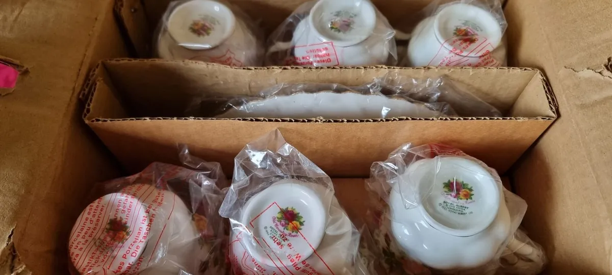 New In Box Royal Albert Old Country Roses Tea Set - Image 4