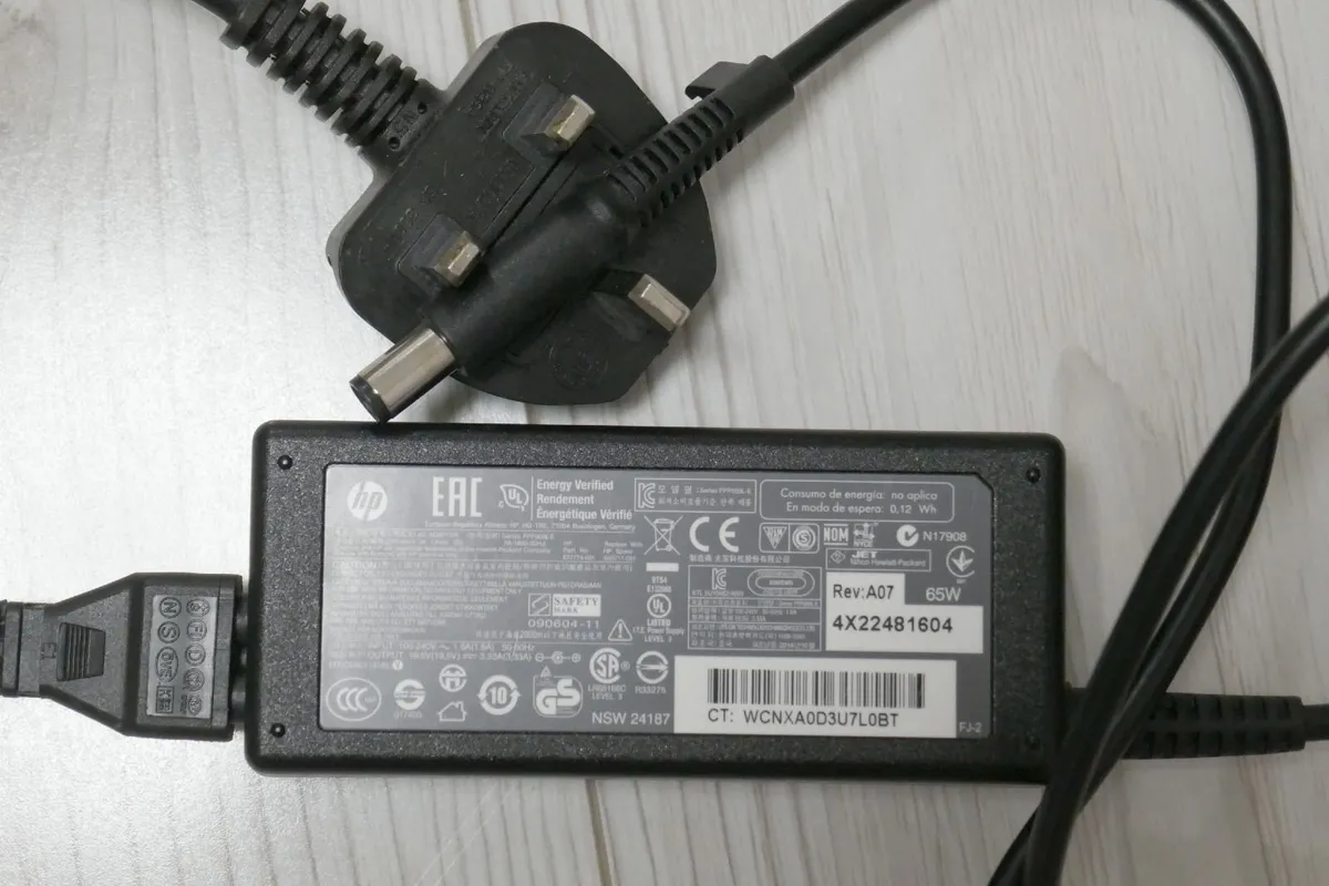 HP laptop charger - Image 1