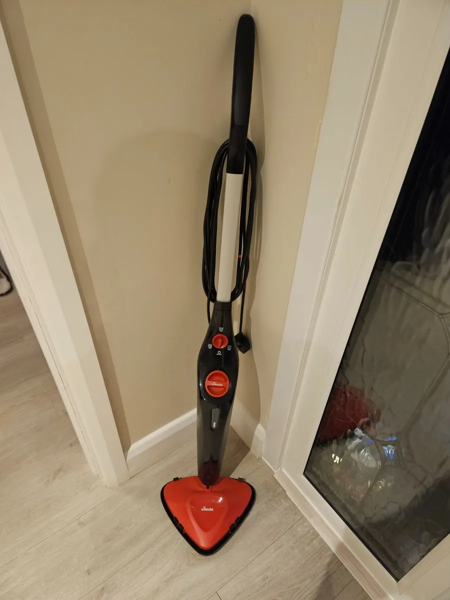 Vileda steam mop - Image 1