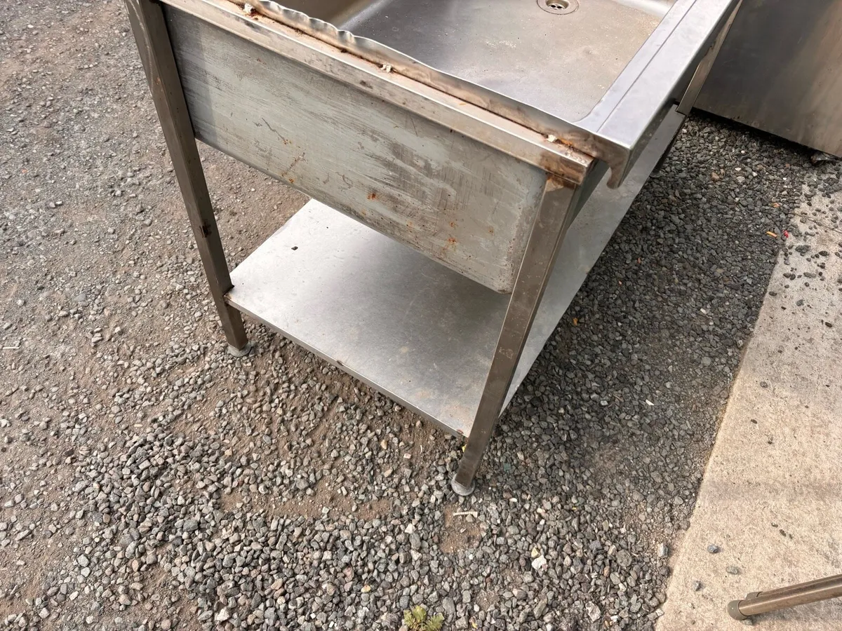 Sinks freezer - Image 1