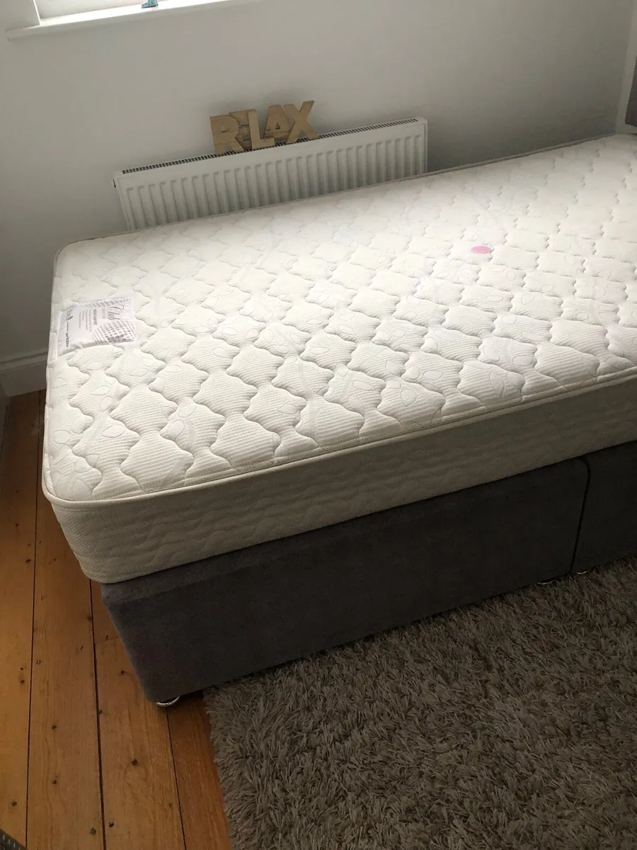 Small Double Bed in perfect condition - Image 2