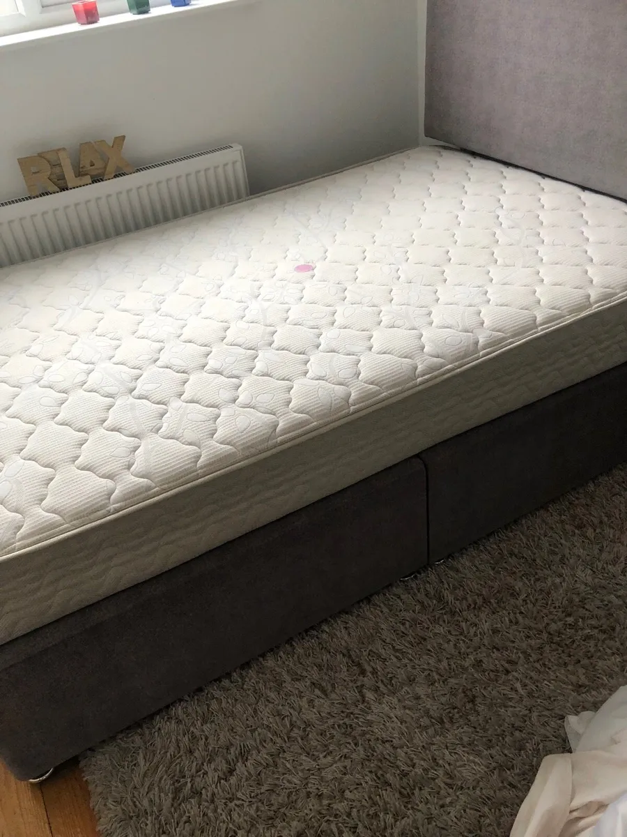 Small Double Bed in perfect condition - Image 3