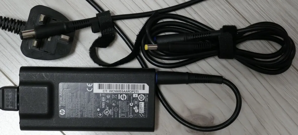 HP laptop power supply - Image 1