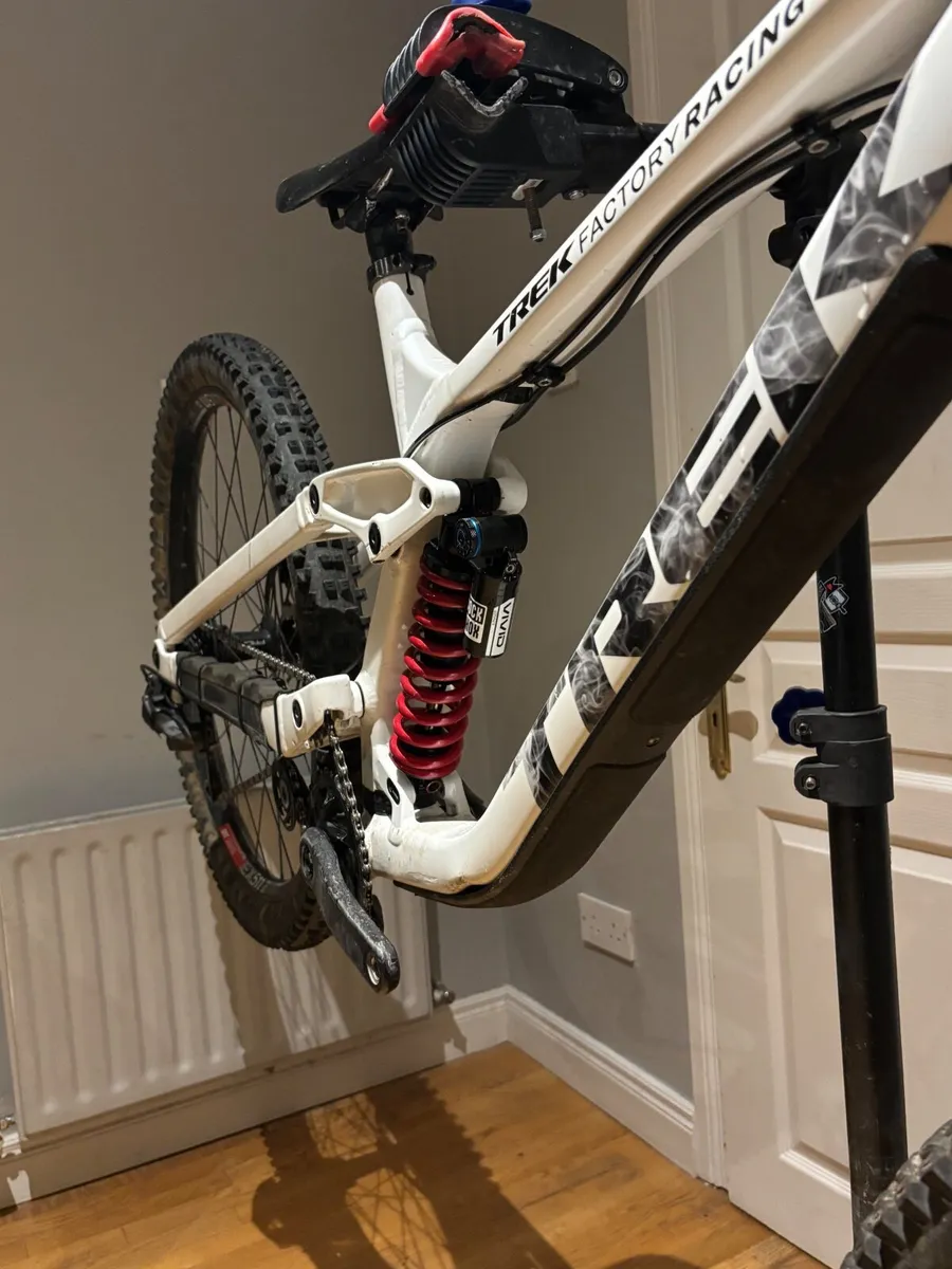Mountain Bike - Image 2