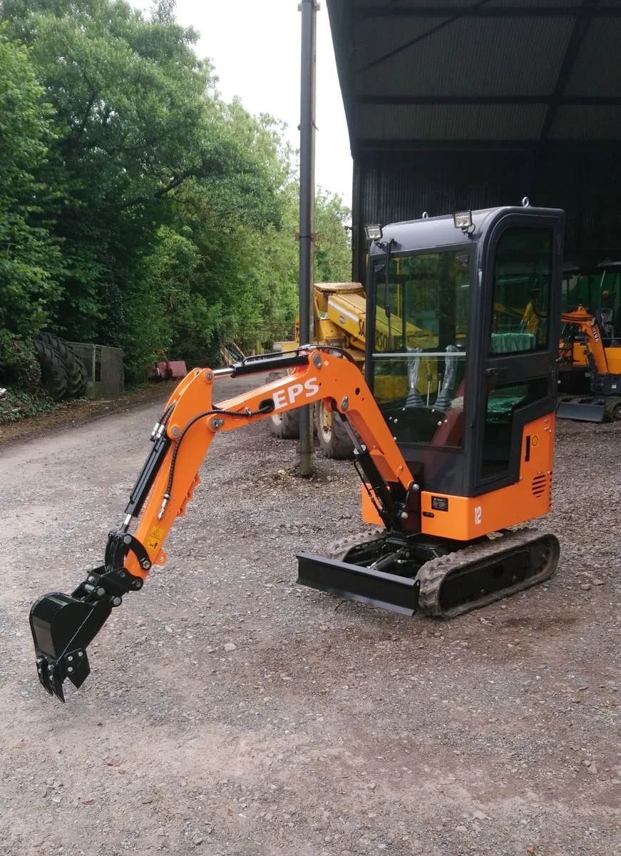 NEW EPS 12 MINI DIGGER - Image 1