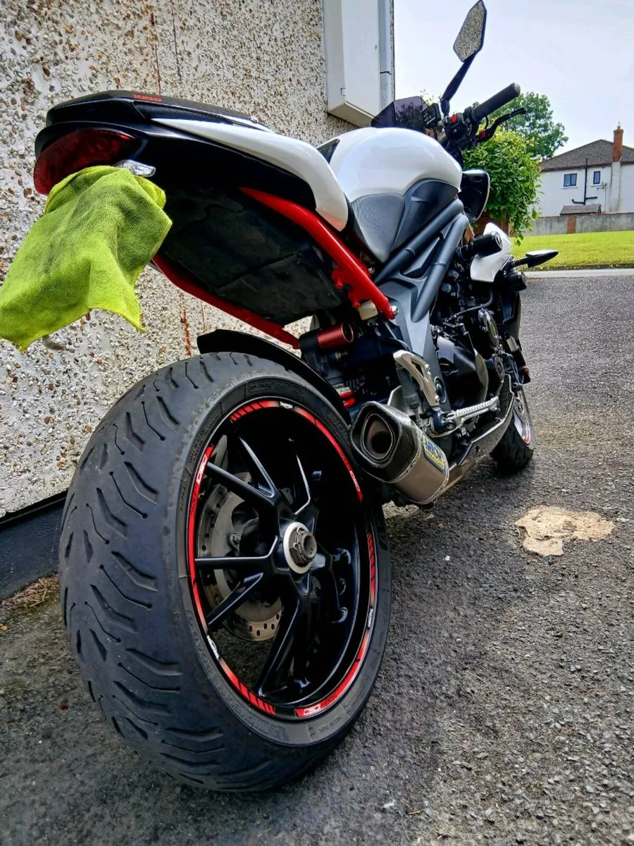 Triumph speed triple 1050 - Image 2