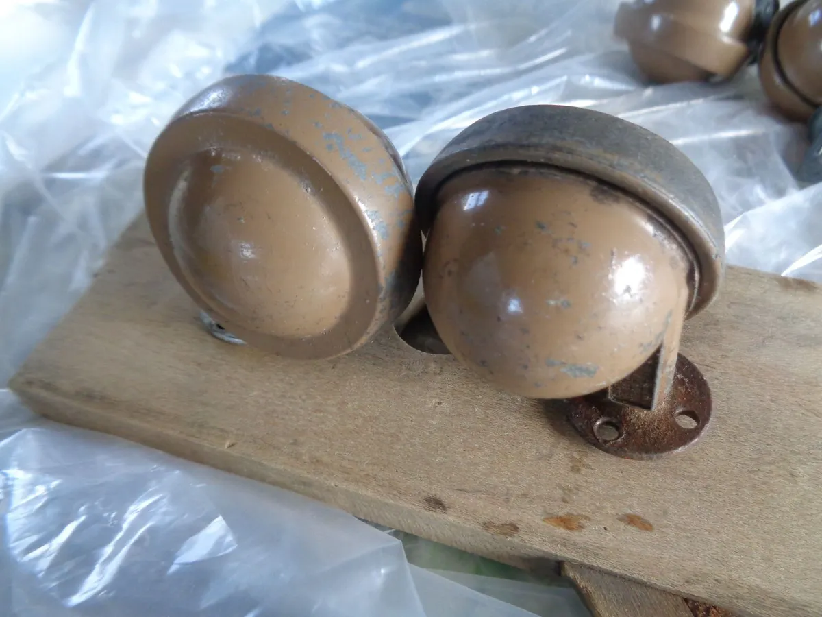 Castors x 6 for Sale - Image 3