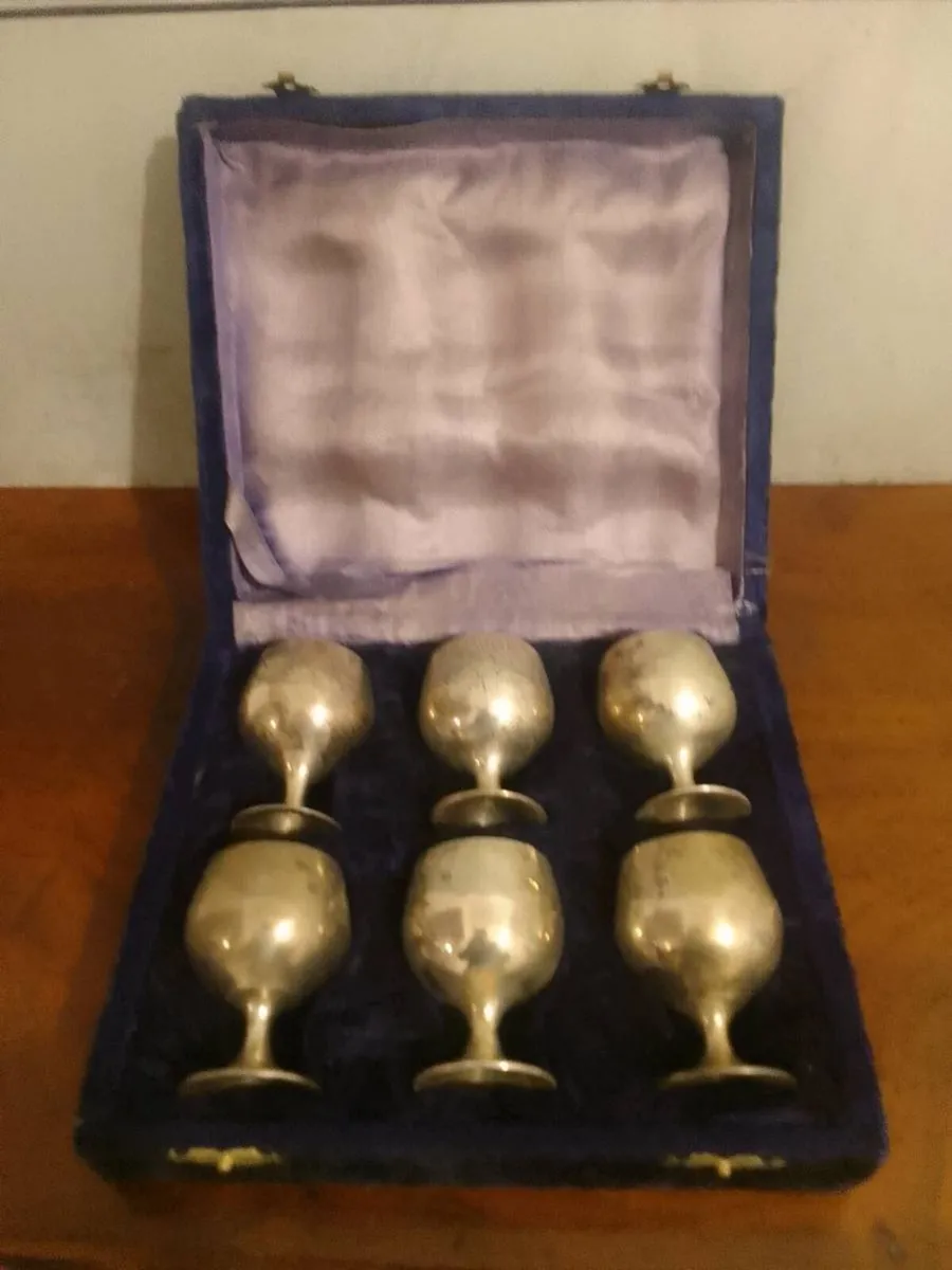 Vintage goblets in velvet display - Image 1