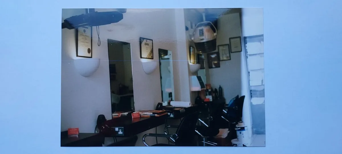 Professional Welonda Hair Salon Furniture - Image 2