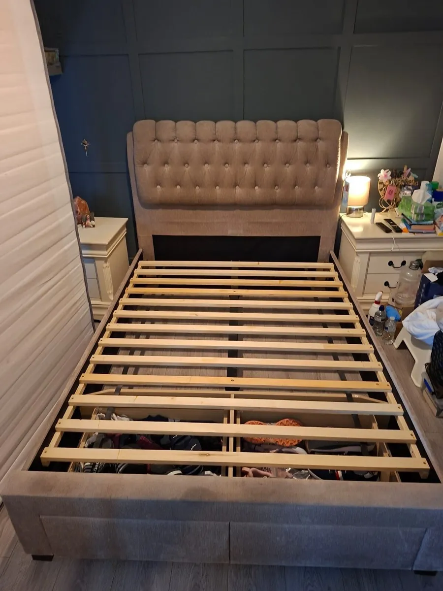 Double Bed - Image 2
