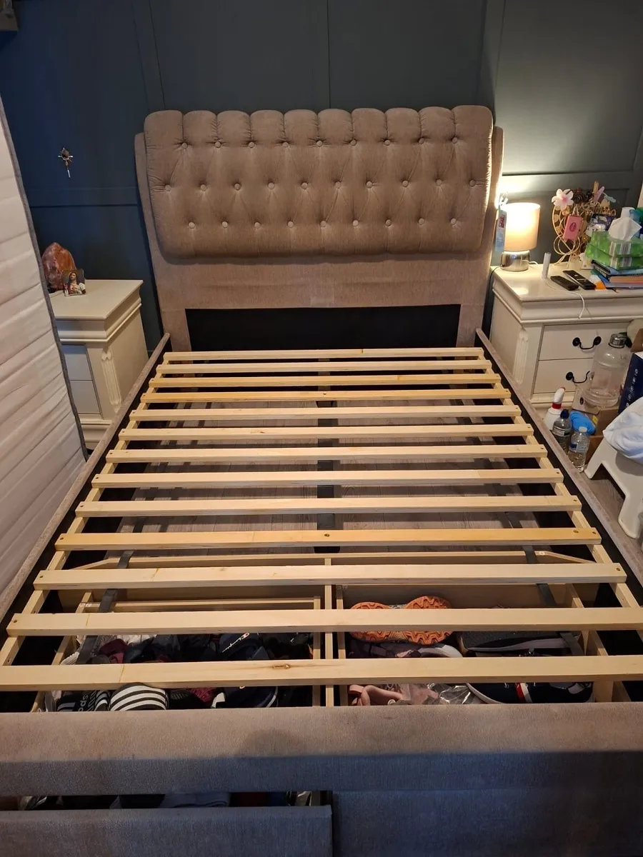 Double Bed - Image 3