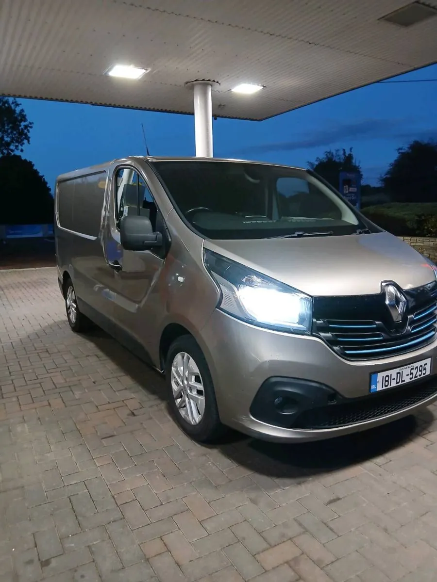 181 Renault traffic SL27 sport nav dci - Image 1
