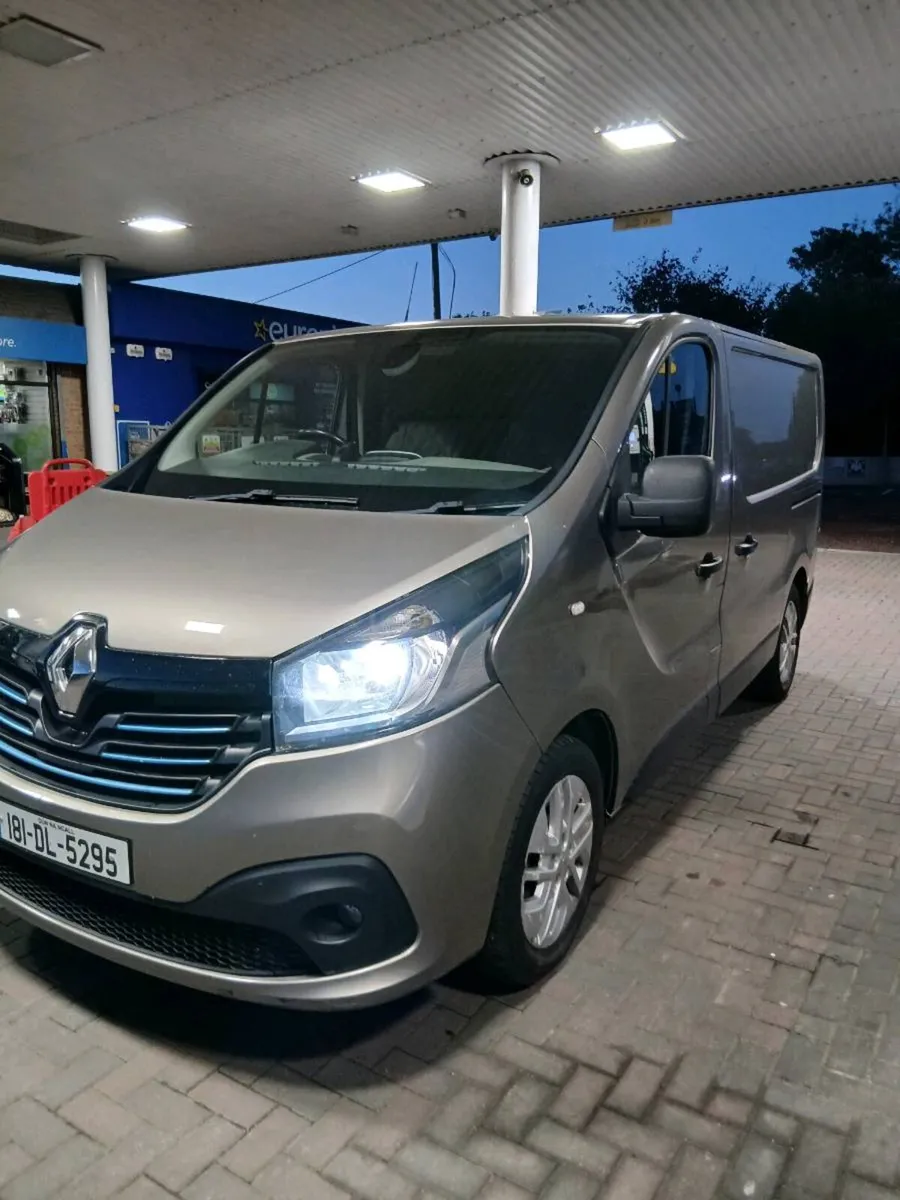 181 Renault traffic SL27 sport nav dci - Image 2