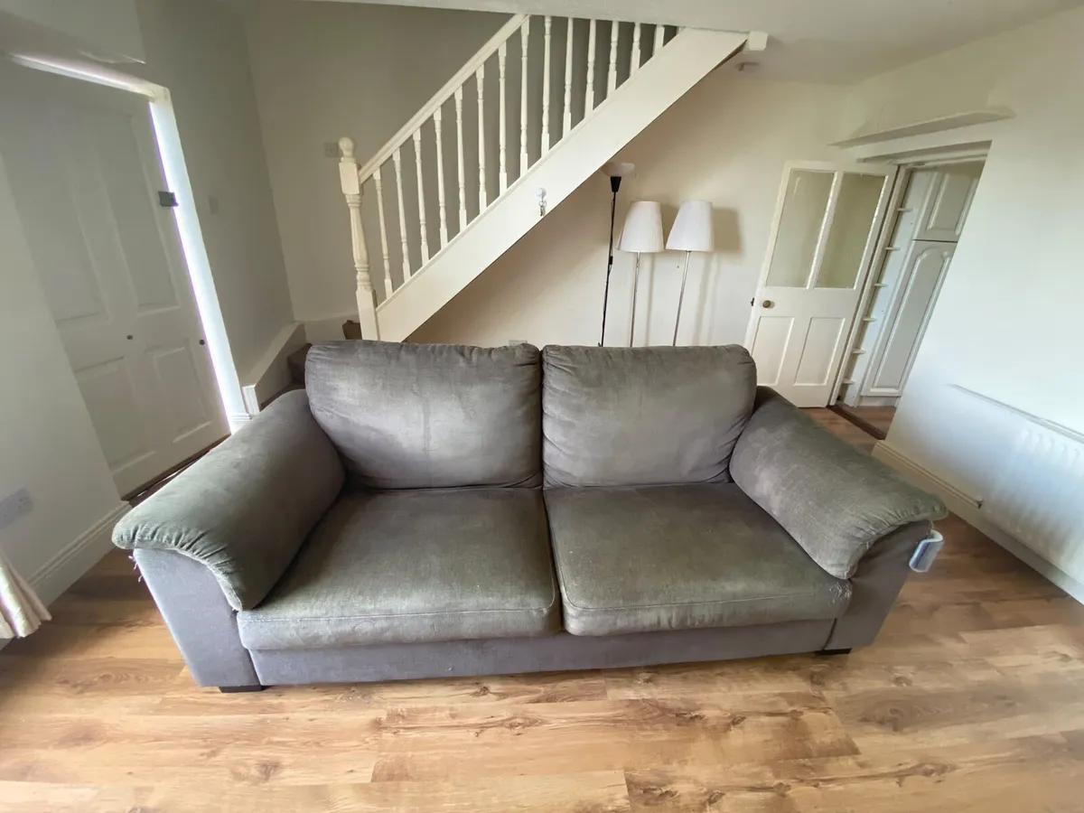 Couch - Image 4
