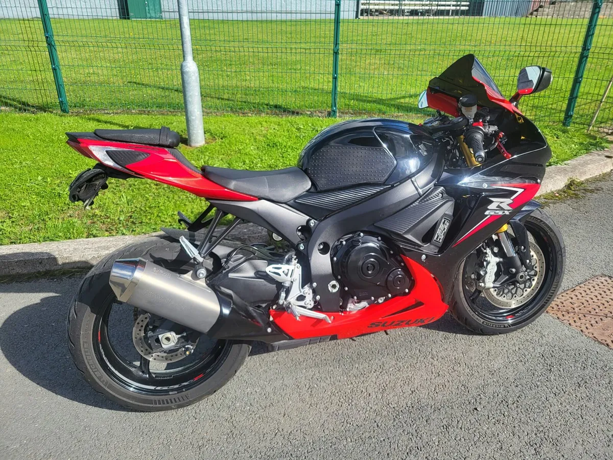 Suzuki GSX-R 750 - Image 2