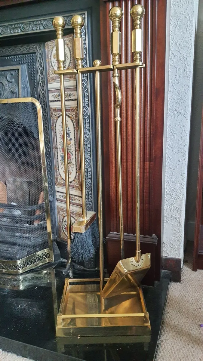Antique brass fire companion set - Image 1