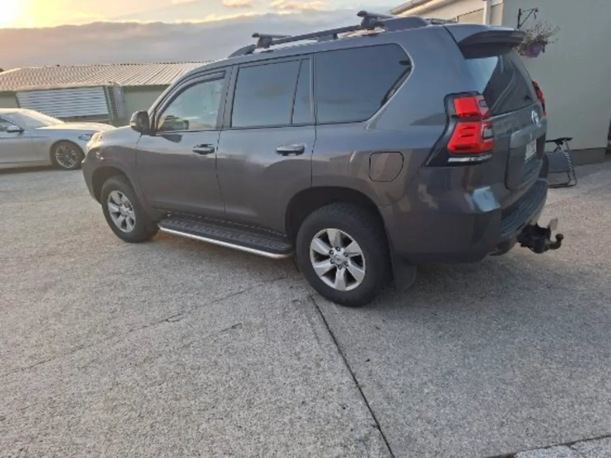 2023 Toyota Landcruiser - Image 2