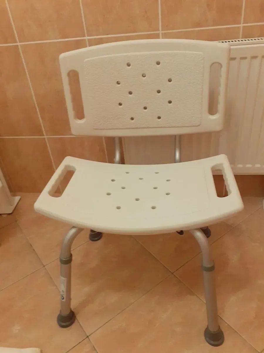 1/2 Price Shower chair seat - Image 1
