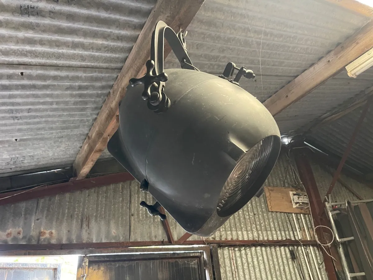 Large old studio light - Image 2