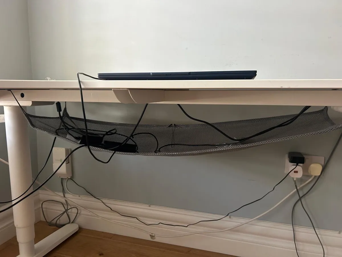 Study desk - Image 3