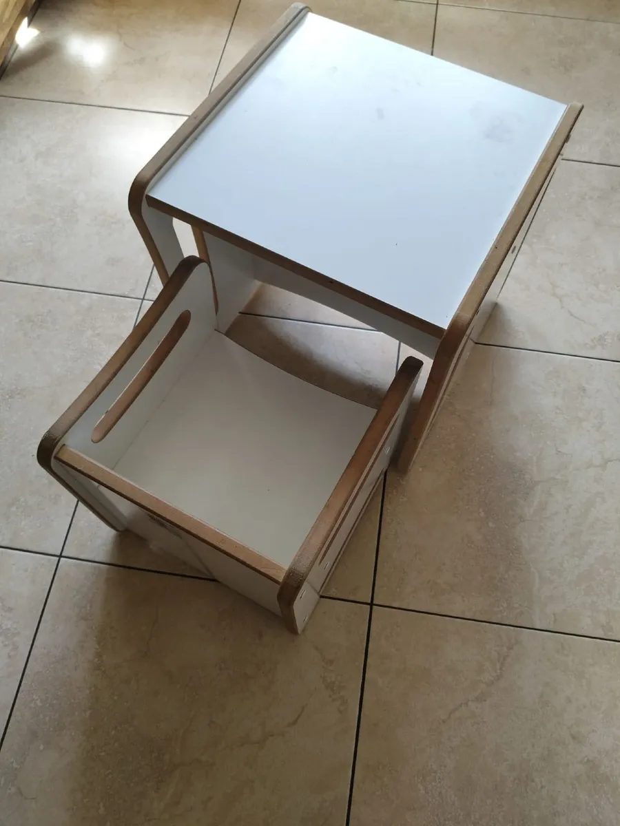 Toddler table and chair - Image 2